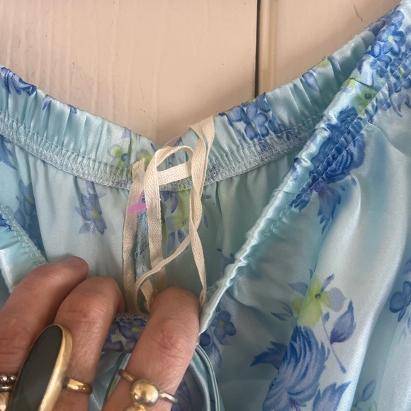 VTG Matching Cottagecore Satin Floral 20s Feminine Pajamas L - Picture 3 of 7
